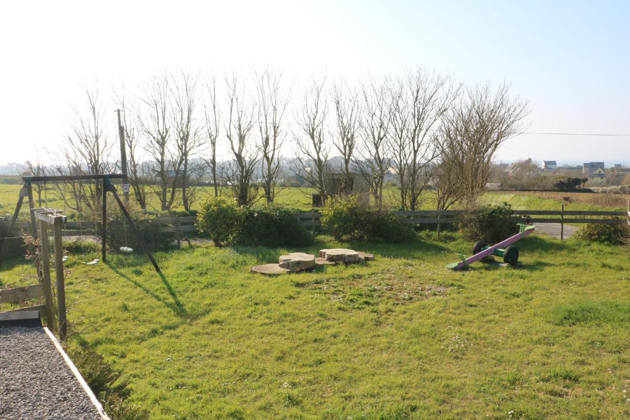 Les Gites Aux Volets Roses Landunvez 外观 照片
